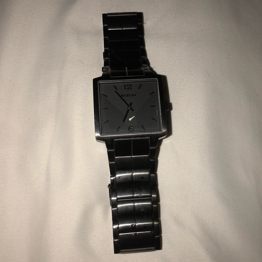 Nixon watch